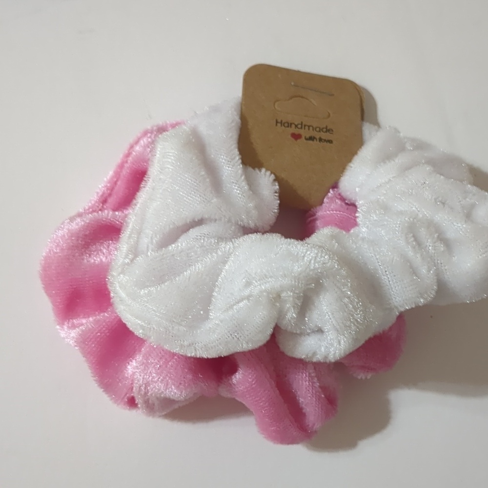 Velvet Scrunchies New Lot 6 scrunchies & Key chain - Picture 3 of 5